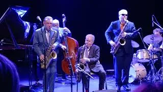 Miniature : Smooth Sailing (Arnett Cobb) Scott Hamilton, Michel Pastre, Harry Allen