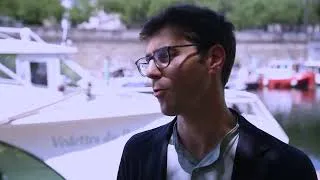Miniature : Pierre Lombard remercie les agents de la propreté de Paris.