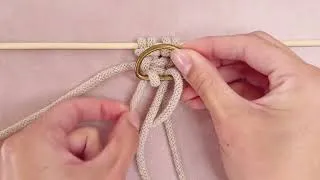 Miniature : Apprendre à fixer une anse en macramé