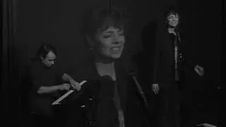 Miniature : 190321 Jeanne au secours ! - Le poulet au show