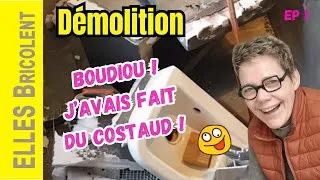 Miniature : RENOVATION  😁 EP 1  JE DEMOLIS LA SALLE DE BAIN ET C'EST PAS TRISTE ! 😛 - ELLES Bricolent