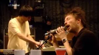 Miniature : Radiohead - Myxomatosis (Judge, Jury & Executioner) Live from the Basement 2008.