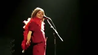 Miniature : Leila Huissoud, un enfant communiste #humour