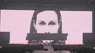 Miniature : Indochine Arena Tour 2026 - Paris 12 - La Belle et La Bête/3eme sexe extrait/Sanna sur la Croix