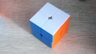Miniature : comment résoudre le Rubik cube 2x2 ( méthode simple)