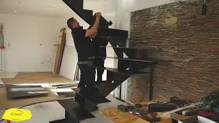 Miniature : Comment monter son escalier deux quarts tournants en métal ? KLATEM