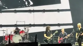 Miniature : Foo Fighters - Tap dancing in a Minefield (Dave Grohl on drums - Paris 19/06/26)