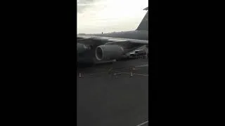 Miniature : Entrée / Sortie d'un convoi Américain en vue des commémorations du 6 JUIN 2019 / CARPIQUET AEROPORT