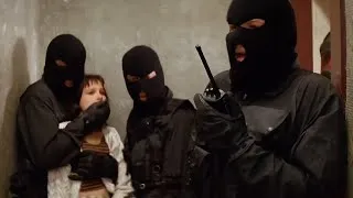 Miniature : Ils ont enlevé une orpheline, ignorant que son sauveur était le tueur le plus redouté