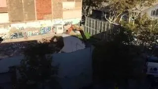 Miniature : Il n'aurait JAMAIS dû se Garer Là !