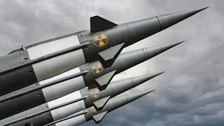 Miniature : Quel avenir pour la dissuasion nucléaire ?