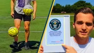 Miniature : IL JONGLE AVEC 2 BALLONS ! RECORD DU MONDE !