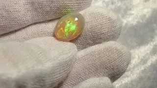 Miniature : 16x12mm Grosse Opale noble naturelle d'Ethiopie en cabochon ovale 3.8ct PM368