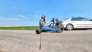 Miniature : petit tour vite fait en trike solex