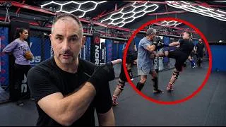 Miniature : J'ai appris ce coup de pied chez le prof de Van Damme
