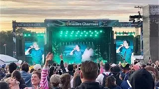 Miniature : ORELSAN – À l’heure où je me couche (Live) | Vieilles Charrues 2026