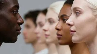 Miniature : Comment les humains ont développé une peau CLAIRE — ce que dit la science moderne