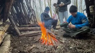 Miniature : Bivouac Et Cuisine Sur Le feu Entre Amis