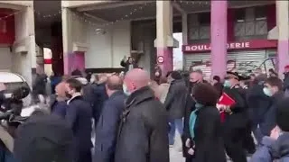 Miniature : Jean Castex hué et insulté lors de sa visite à Grenoble