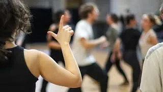 Miniature : Transmettre — Rencontre avec Sylvain Huc et les étudiant·es en danse à l'isdaT