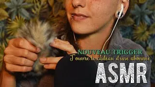 Miniature : ASMR Français  ~ Nouveau déclencheur ♥ J'ouvre le cadeau de Pauline (une abonnée )