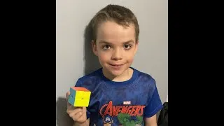 Miniature : Apprenez à faire le cube Rubik 2x2 avec Kaleb!