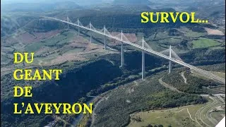Miniature : Vol au-dessus du viaduc de Millau – Flight over the Millau Viaduct