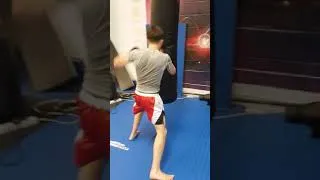 Miniature : Cooper Fatou Sac de Frappe Muay KRU Freddy Lepine