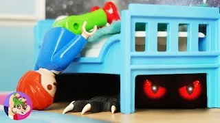 Miniature : Famille Playmobil Vogel : Le monstre de Julian sous le lit !🧌🛌🏻 Film Playmobil