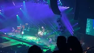 Miniature : Hollywood Vampires - Livin’ on the Edge (Aerosmith cover) (Live) - Paris, France, 08/26/2026