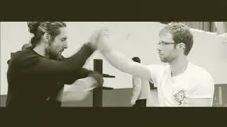Miniature : Kungfu Wing Chun au mannequin de bois avec Johan Merley