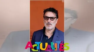 Miniature : Yvan Attal : Ce geste malheureux d'un médecin à l'origine de sa paupière tombante, "on m'a opéré et.