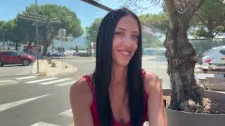 Miniature : Louna, 28 ans, nous explique qu'elle paraît très timide mais se déchaîne ensuite