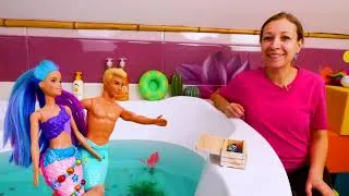 Miniature : Anastasia et la quête des pierres précieuses avec la poupée Barbie sirène