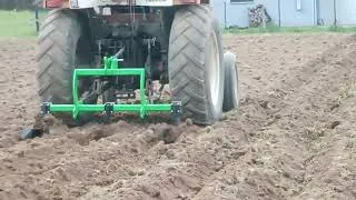Miniature : Préparation ou buttage des pommes de terre : Faire 3 lignes à la fois avec une buteuse 85 cm d"écart