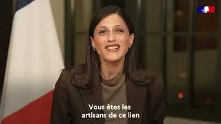 Miniature : Éléonore Caroit souhaite une bonne journée aux profs de français dans le monde.