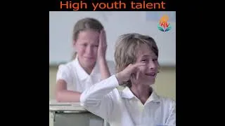 Miniature : Comment Macron à séduit Brigitte a l'école 🤣