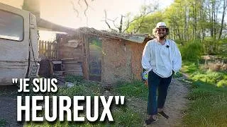 Miniature : À 27 ans, il vit à l'opposé de 99% des gens ! ( 100% hors-réseau )  - Le Jeune Paysan