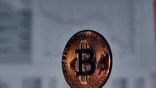 Miniature : 🎯 Bitcoin expliqué en 5 minutes : Tu vas enfin comprendre (et peut-être devenir riche) 💰🚀