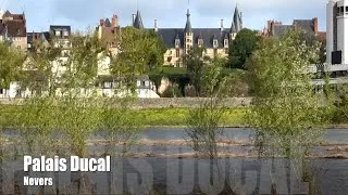 Miniature : Palacio ducal Nevers primer castillo del Loira en Nièvre, puerta secreta para visitar la Borgoña