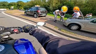Miniature : ELLE PERCUTE 3 VOITURES !! 😰😡 (DAILY OBSERVATION MOTO)