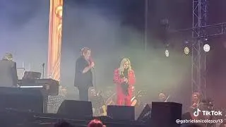 Miniature : Gilbert Bécaud et maintenant reprise Lara Fabian et Garou