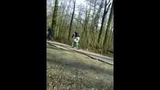 Miniature : deuxième video au parc avec mon vtt dirt