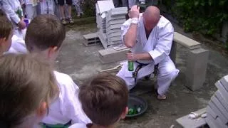 Miniature : Démonstration de casse pour les enfants lors de leur passage de grade.