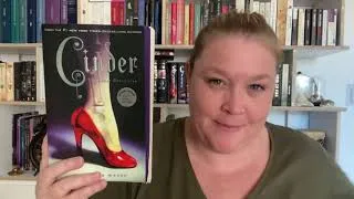Miniature : J’ai entamé les chroniques Lunaires : 1er Tome: Cinder