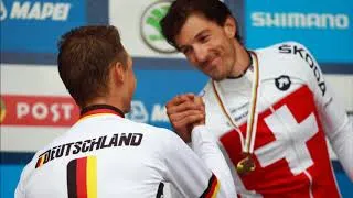 Miniature : les meilleurs images fair play et amicale en cyclisme