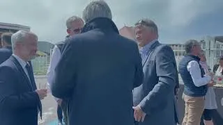 Miniature : Marchand inaugure ses bornes électriques