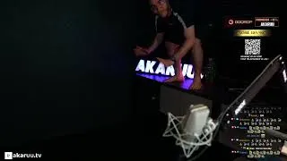 Miniature : a fat man jumps from a desk