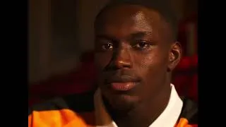 Miniature : Nobel Mendy présenté sous ses nouvelles couleurs de Hull City 🟠⚫️