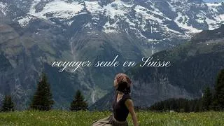 Miniature : seule dans les alpes suisses